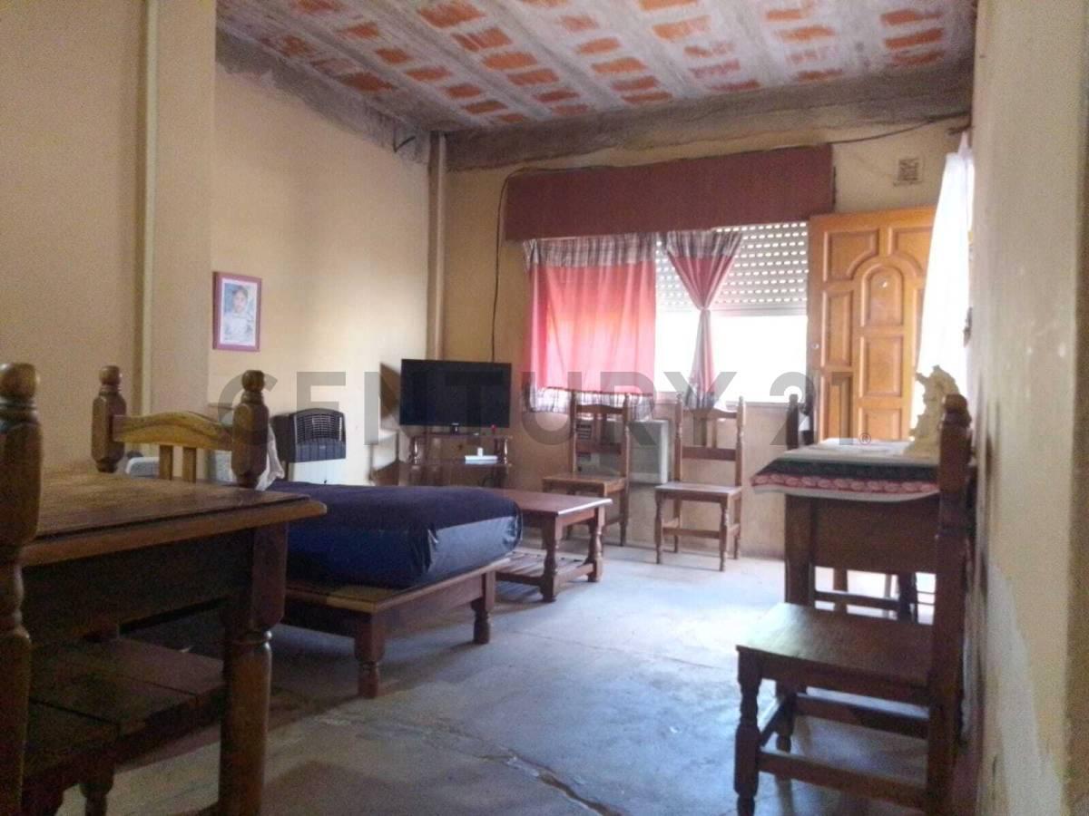 Casa 4 ambientes con jardín en Pontevedra, Partido de Merlo — foto 1