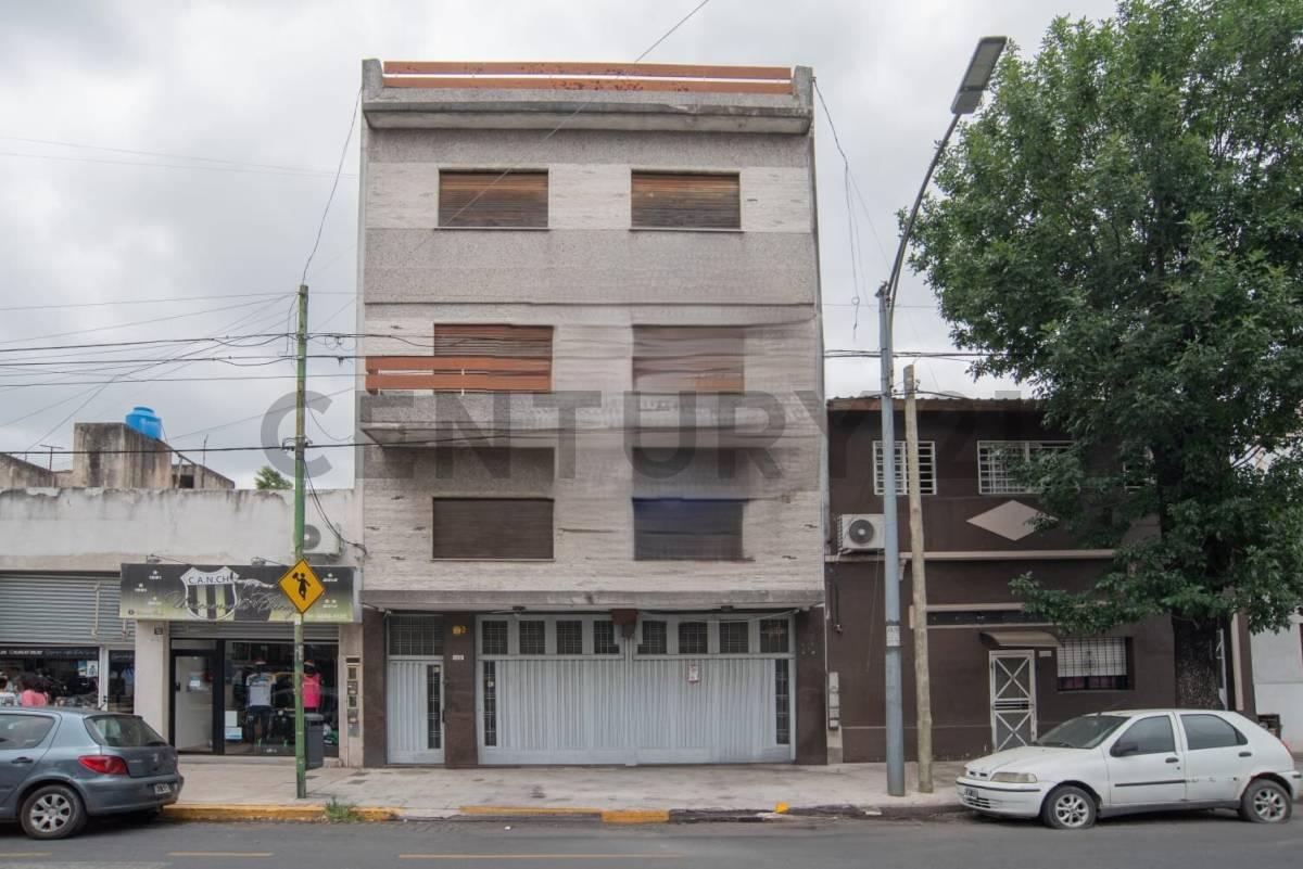 VENTA CASA DE 4 PLANTAS AV. LOS CORRALES 7400 CABA — foto 1