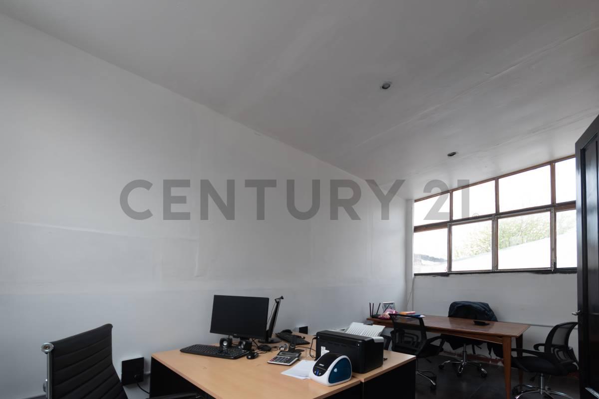 VENTA-PERMUTA LOCAL EN VILLA GENERAL MITRE — foto 1