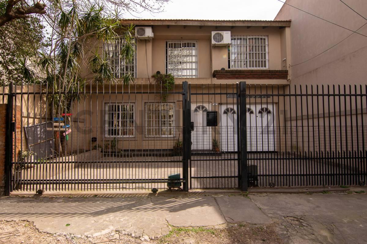 VENTA CASA MULTIFAMILIAR – DOS VIVIENDAS SOBRE UN MISMO LOTE — foto 1