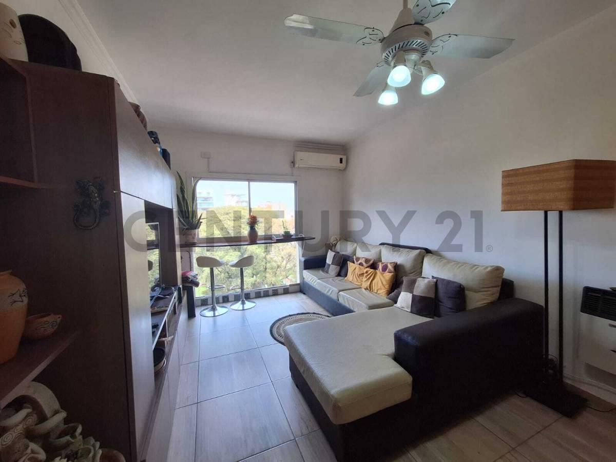 VENTA DEPARTAMENTO 4 AMBIENTES LUMINOSO/FRENTE A PLAZA-VILLA LURO — foto 1