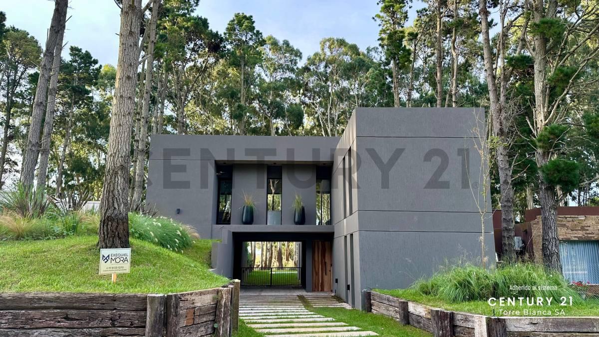 Casa 5 ambientes en Costa Esmeralda — foto 1