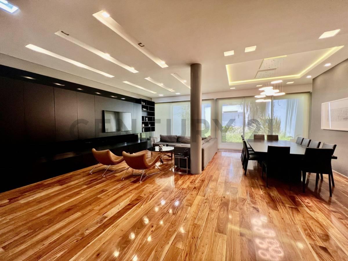 VENTA CASA DE 6 AMBIENTES-JARDIN-COCHERA-VILLA DEL PARQUE — foto 1