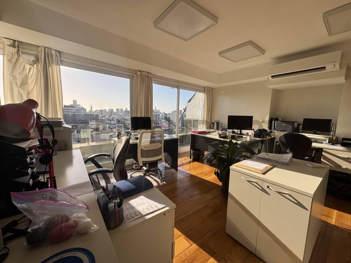 PISO COMPLETO RECICLADO – 273 m² + COCHERA Apto Profesional — foto 1