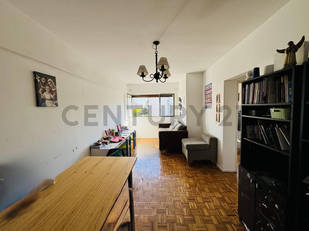 Venta departamento 3 ambientos con depemdecia y cochera en Caballito — foto 1