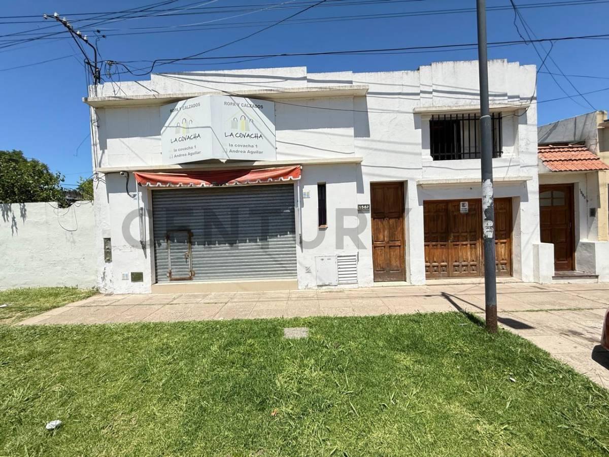 Casa con local — foto 1