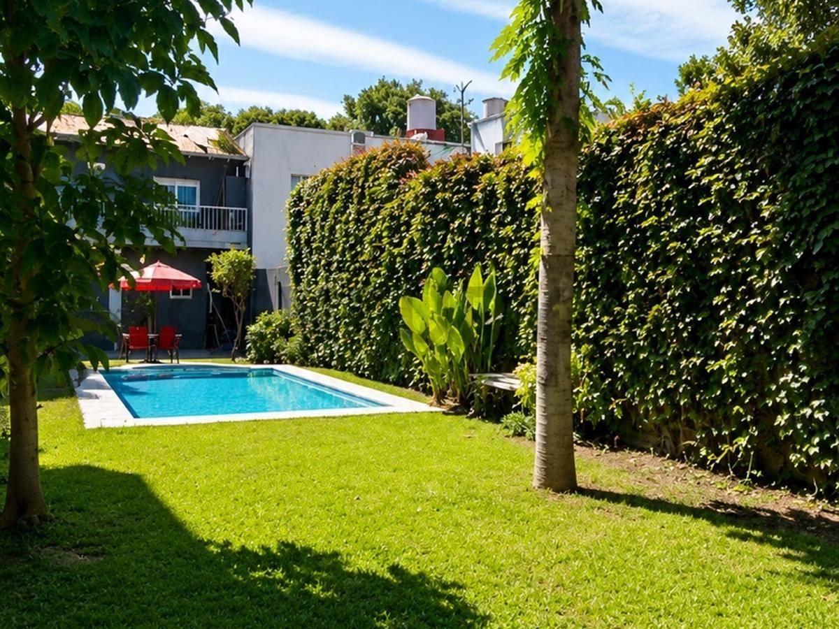 Casa en Venta en Vicente López | Lote 8,66 x 46 m | Jardín y Piscina | Gran Potencial — foto 1