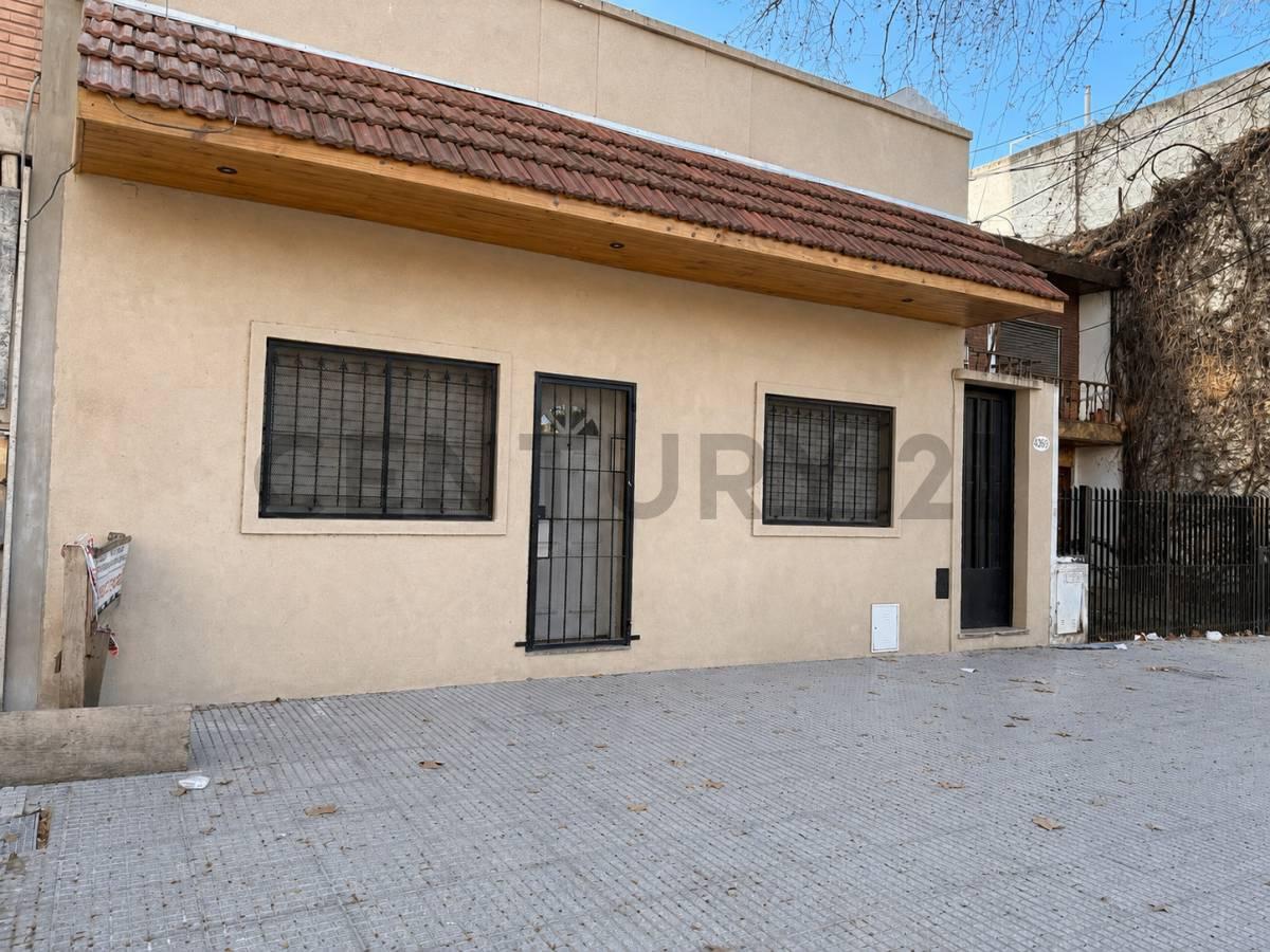 Venta PH 4 Ambientes con Patio y Terraza Propia Sin Expensas — foto 1