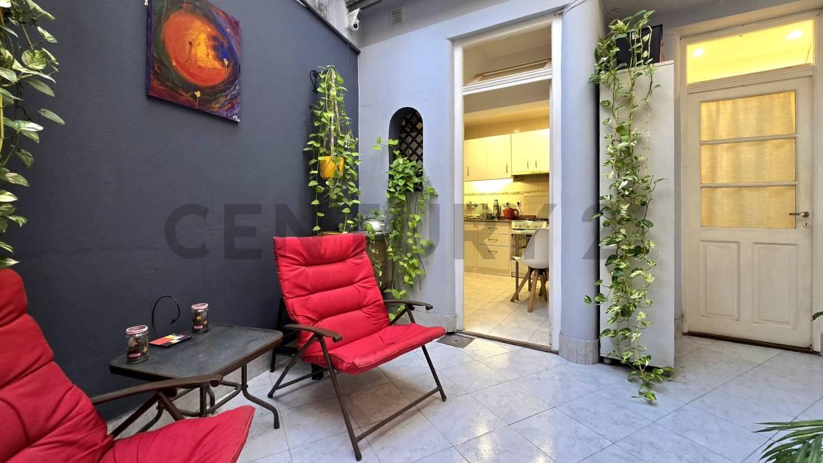 VENTA PH 2 ambientes al frente c/ patio | Parque Chas | Excelente luminosidad APTO CREDITO — foto 1