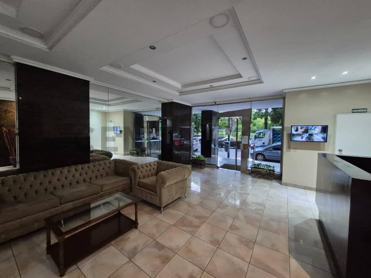 Venta Departamento 4 Ambientes de Categoria Piso 12 con Vista Abierta Frente a Plaza Irlanda — foto 1