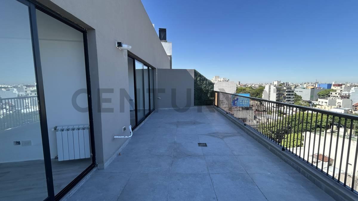 4 AMBIENTES EN DEVOTO CON BALCON TERRAZA COCHERA Y SUM — foto 1