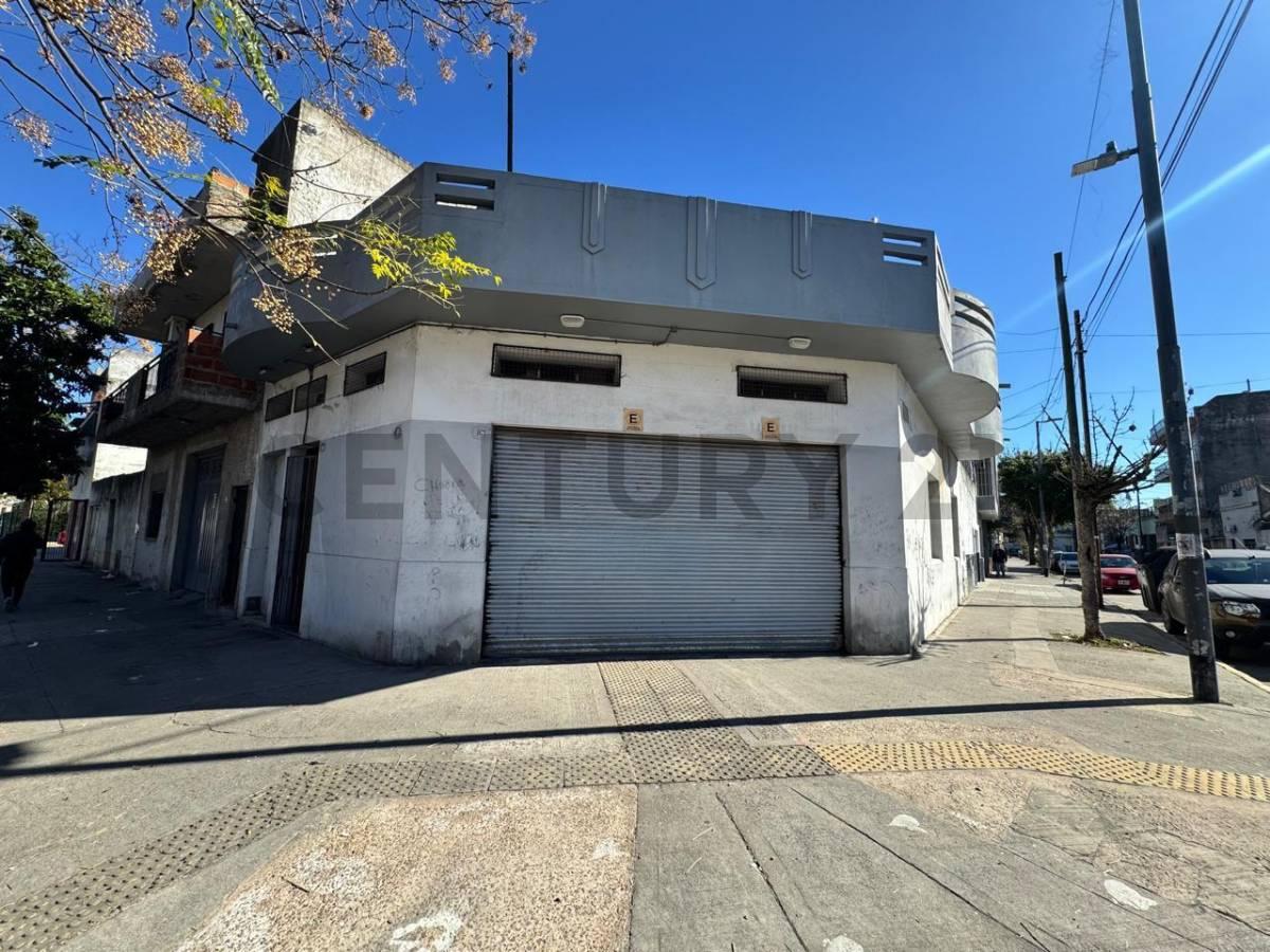 VENTA CASA EN ESQUINA CON LOCAL, 5 AMBIENTES Y GRAN TERRAZA EN POMPEYA — foto 1