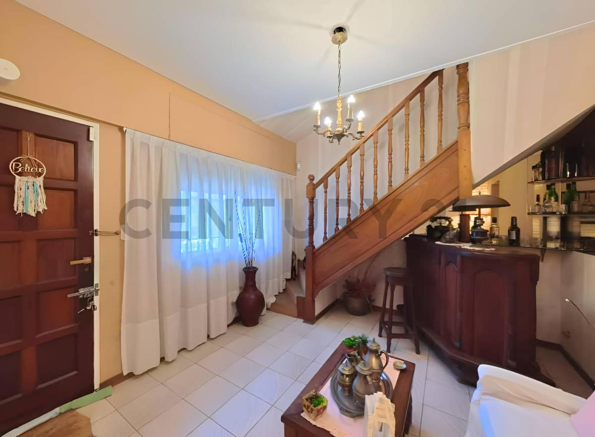 VENTA PH 4 AMBIENTES EN MONTE CASTRO — foto 1