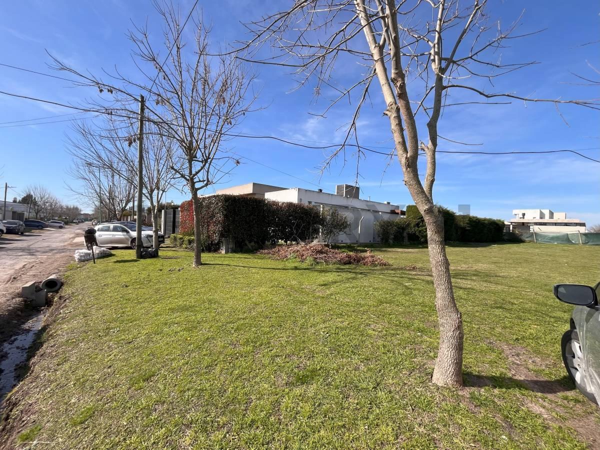 Terreno en venta BARRIO LOS SAUCES, GORINA - zona de expansión — foto 1