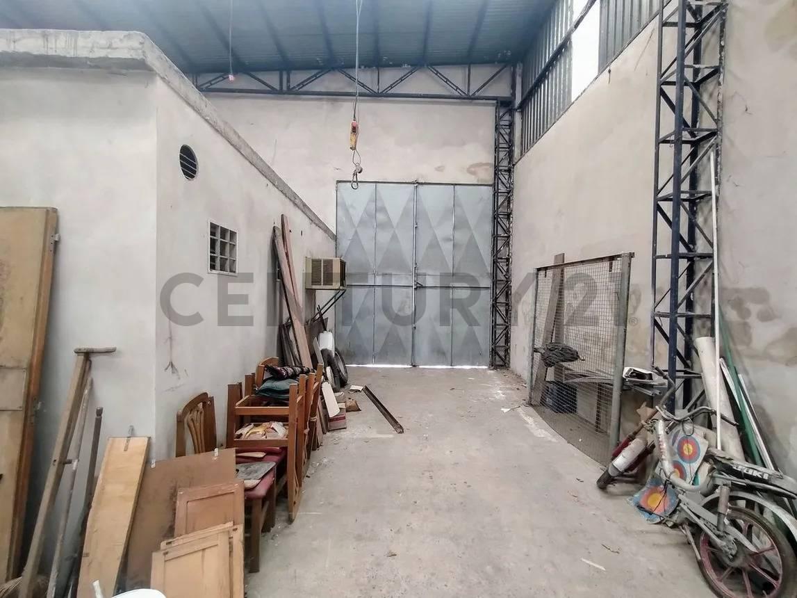 ALQUILER Y VENTA GALPÓN INDUSTRIAL CON VIVIENDA – LA PLATA / LOS HORNOS — foto 1