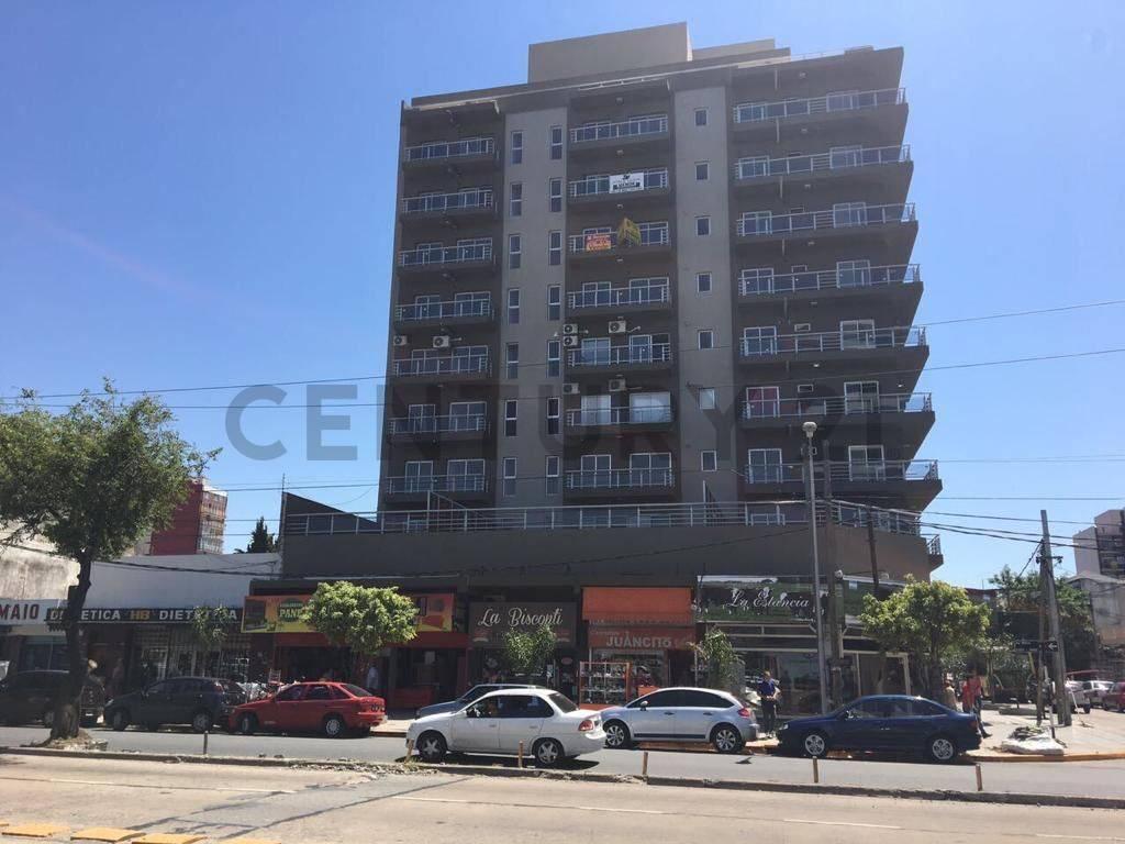 VENTA DEPARTAMENTO 3 AMBIENTES EN ESQUINA CON BALCÓN – EXCELENTE UBICACIÓN Y LUMINOSIDAD — foto 1