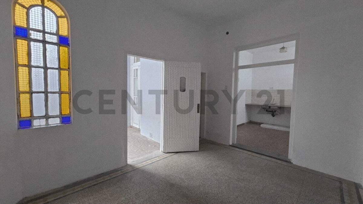 VENTA CASA 4 AMBIENTES EN LANÚS OESTE, REMEDIOS DE ESCALADA, CON PARQUE, PILETA Y GARAGE — foto 1
