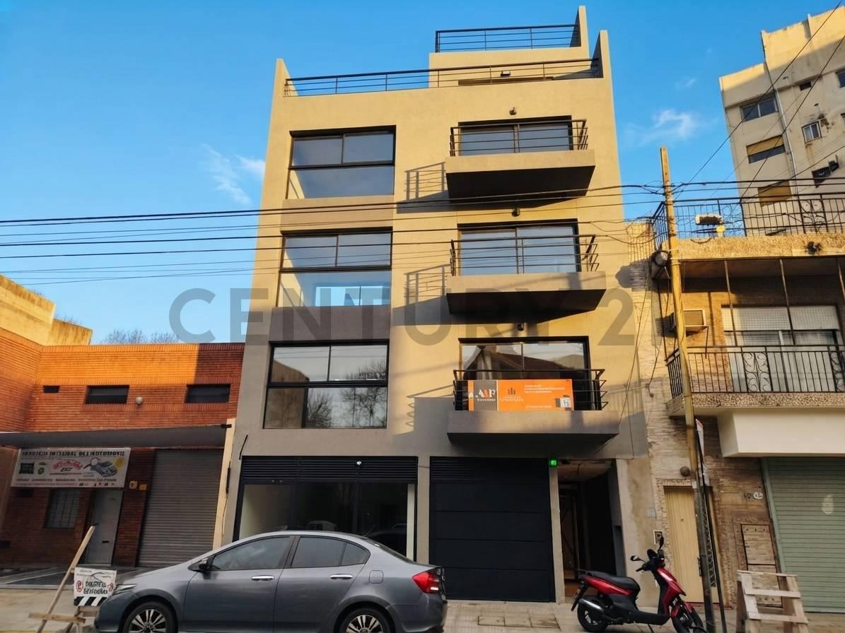 VENTA COCHERA CUBIERTA - VILLA URQUIZA — foto 1