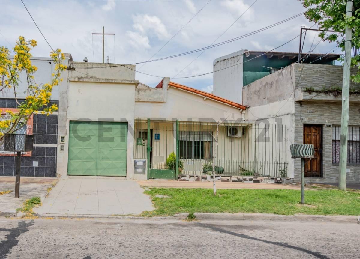 VENTA CASA EN WILDE CON PATIO, COCHERA Y TERRAZA - 2 AMBIENTES APTA CREDITO — foto 1