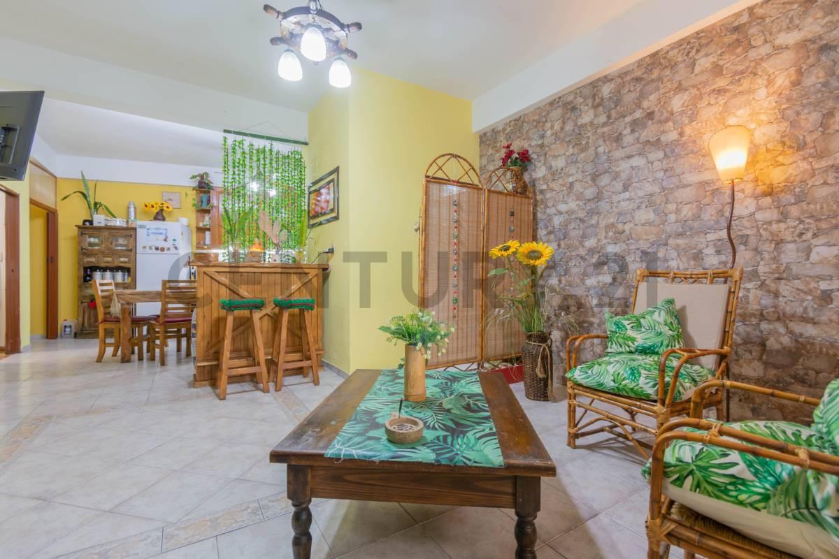 VENTA CASA 6 AMBIENTES 4 DORMITORIOS + COCHERA + QUINCHO + TERRAZA | LA PATERNAL — foto 1