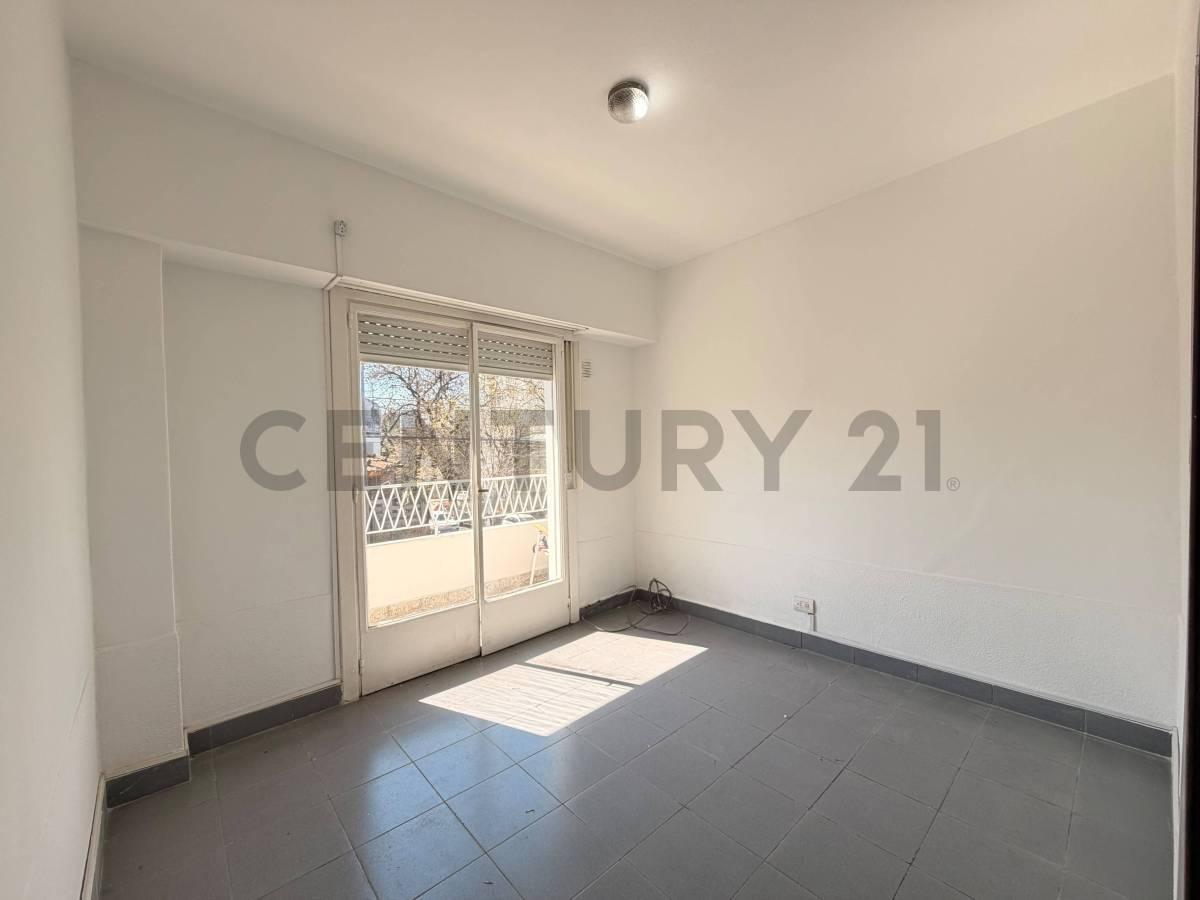 VENTA PH VILLA REAL CON PATIO BALCON TERRAZA — foto 1
