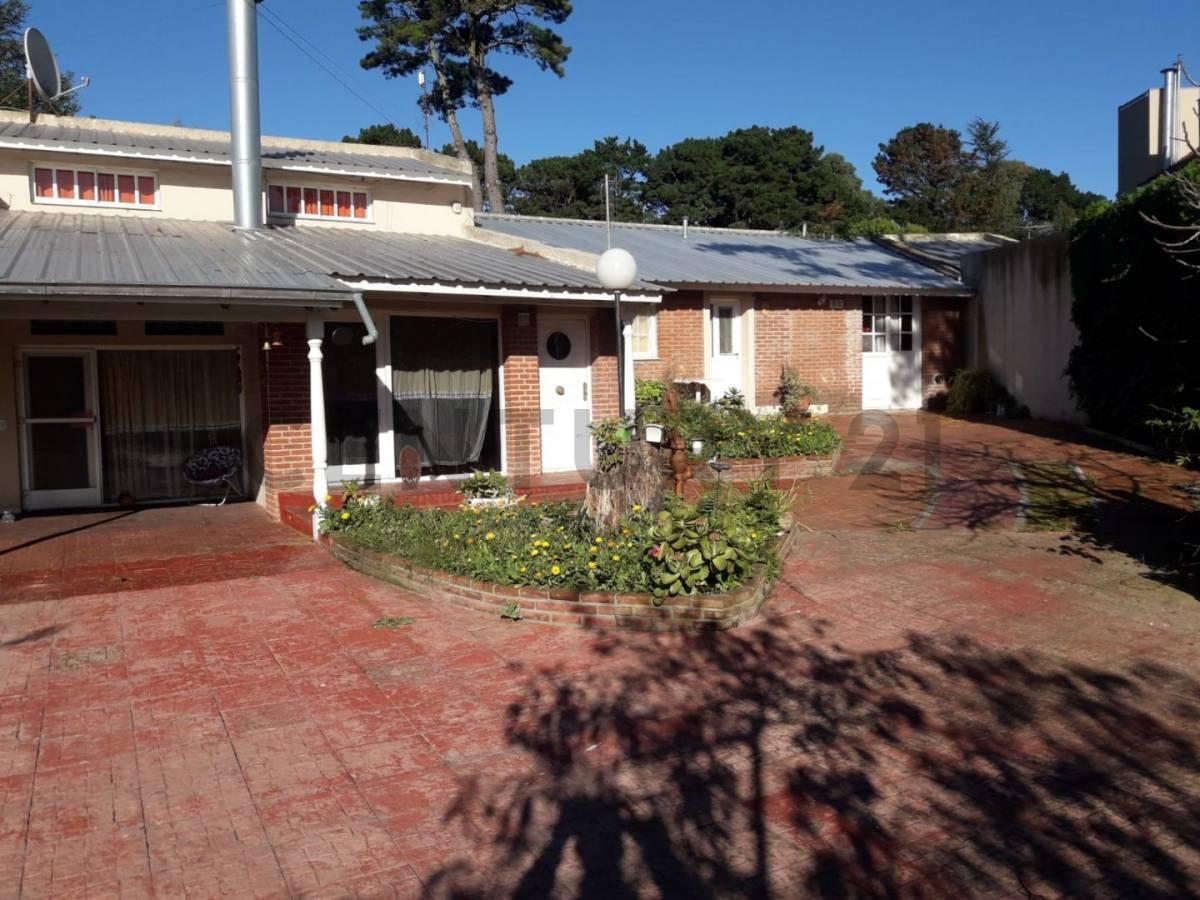VENDO CASA DE 5 AMBIENTES EN SIERRA DE LOS PADRES — foto 1