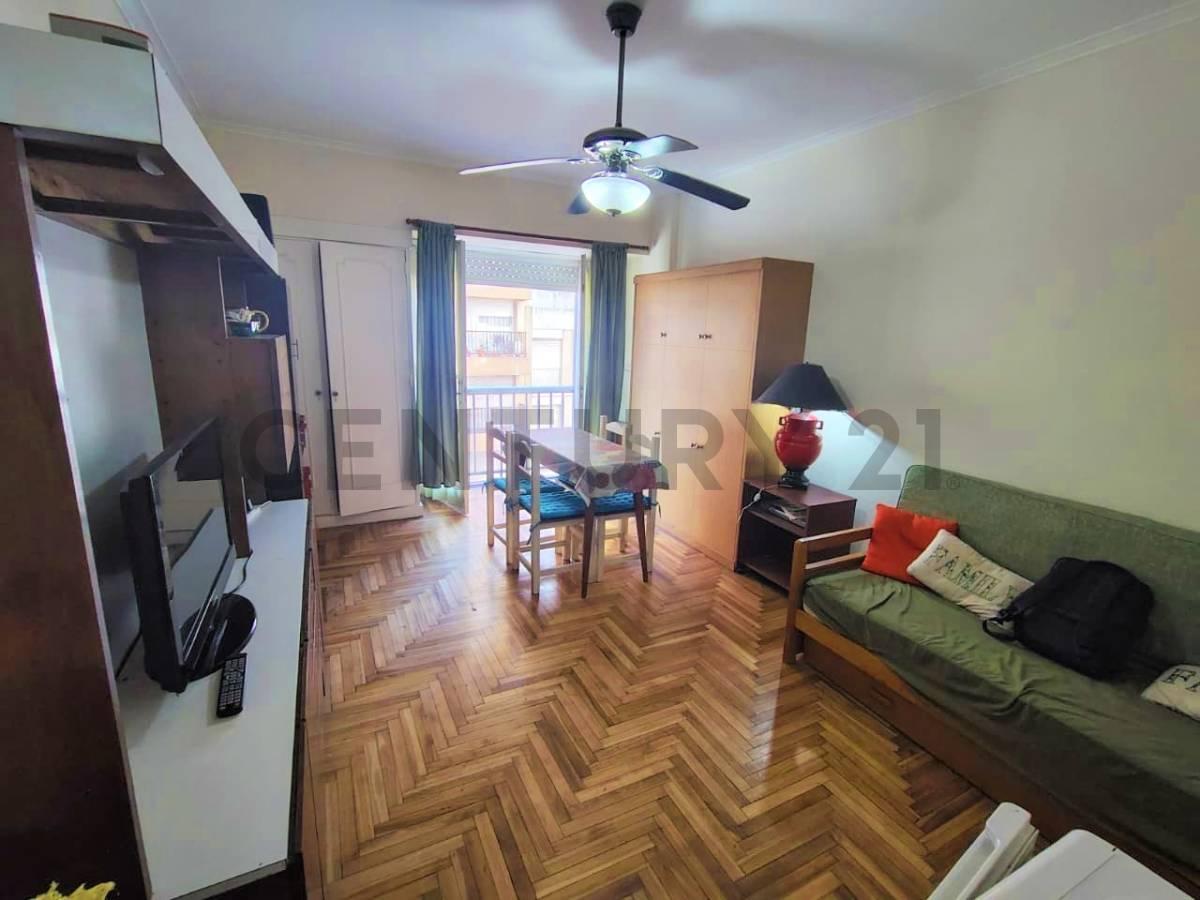 Departamento de 1 ambiente c/balcón a la calle, zona Plaza Colon, Mar del Plata — foto 1