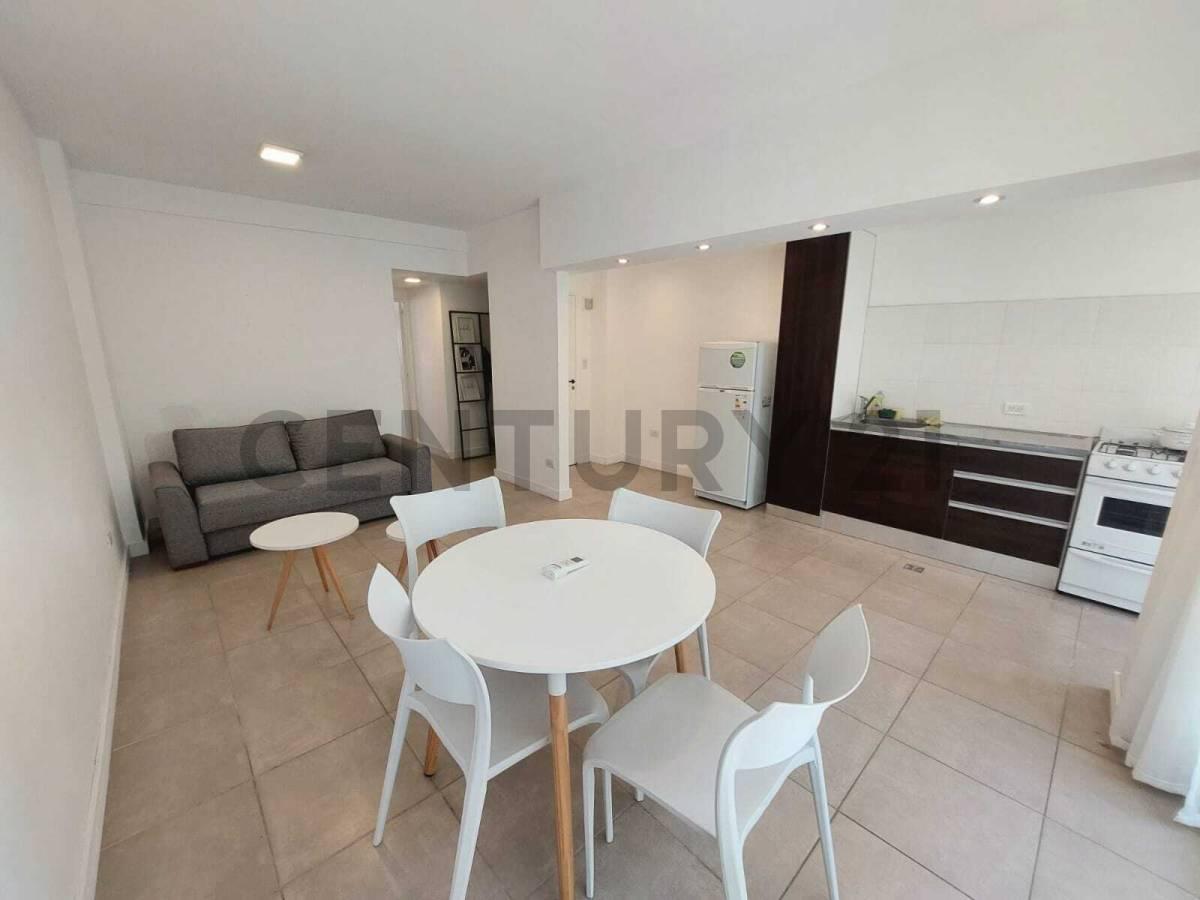 Venta departamento dos ambientes al frente c/ balcon. Zona Plaza Colon — foto 1