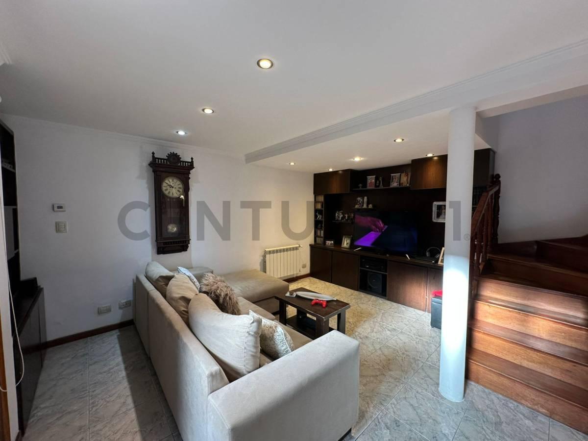 EN VENTA! Duplex 4 ambientes — foto 1