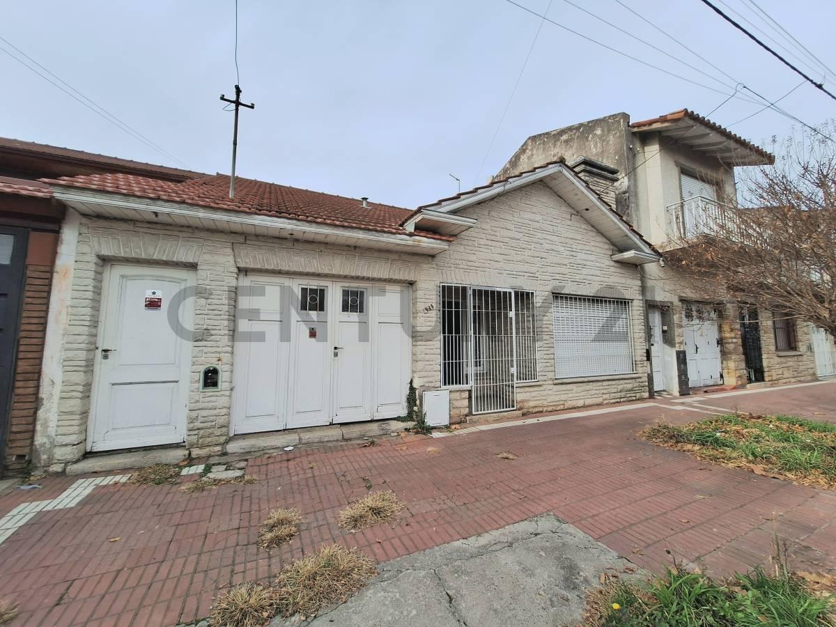 Casa 3 ambientes en zona Don Bosco — foto 1