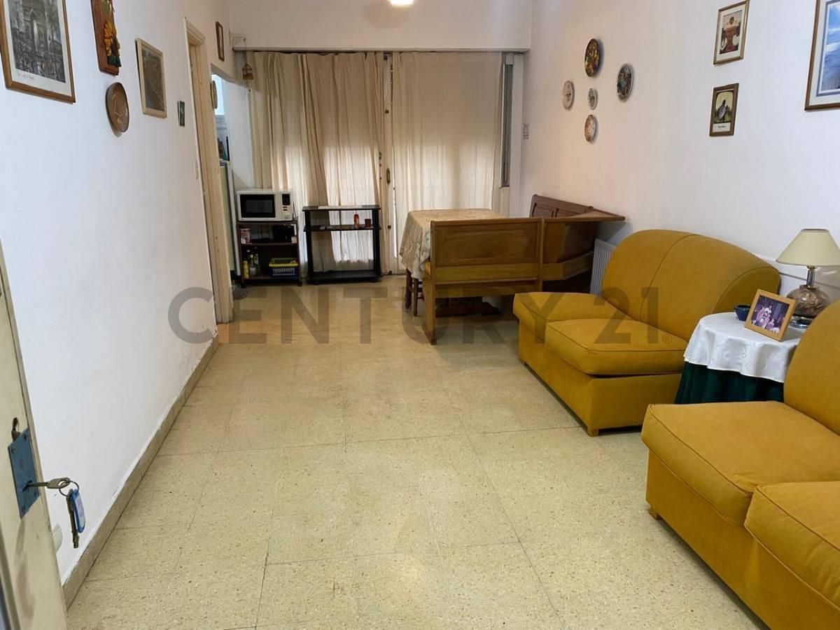Venta departamento Monoambiente a metros del mar y la peatonal — foto 1