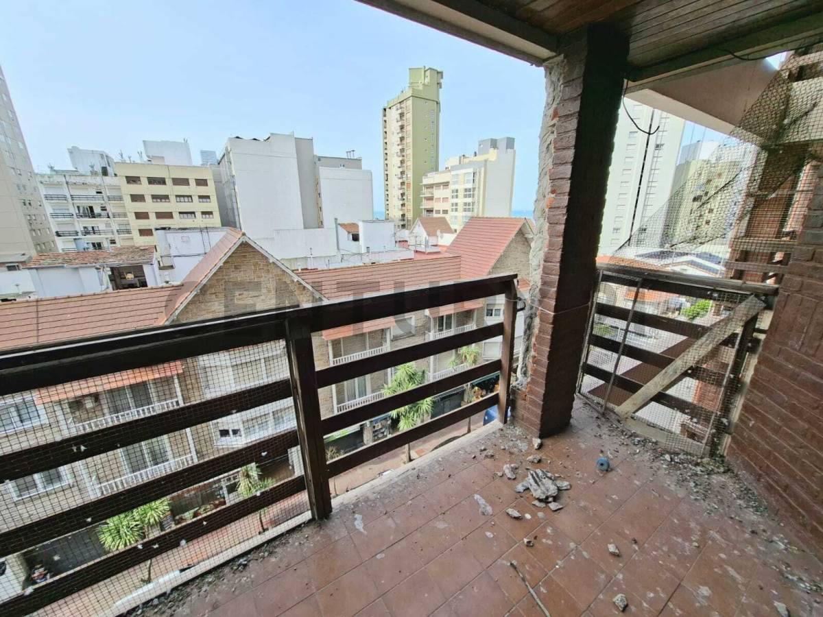 Monoambiente con balcón al frente en zona La Perla — foto 1