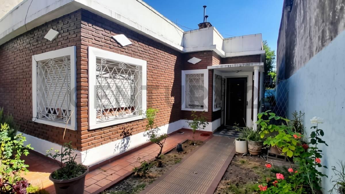 VENTA CASA 5 AMB CON PILETA + LOCAL EN SAN MIGUEL — foto 1