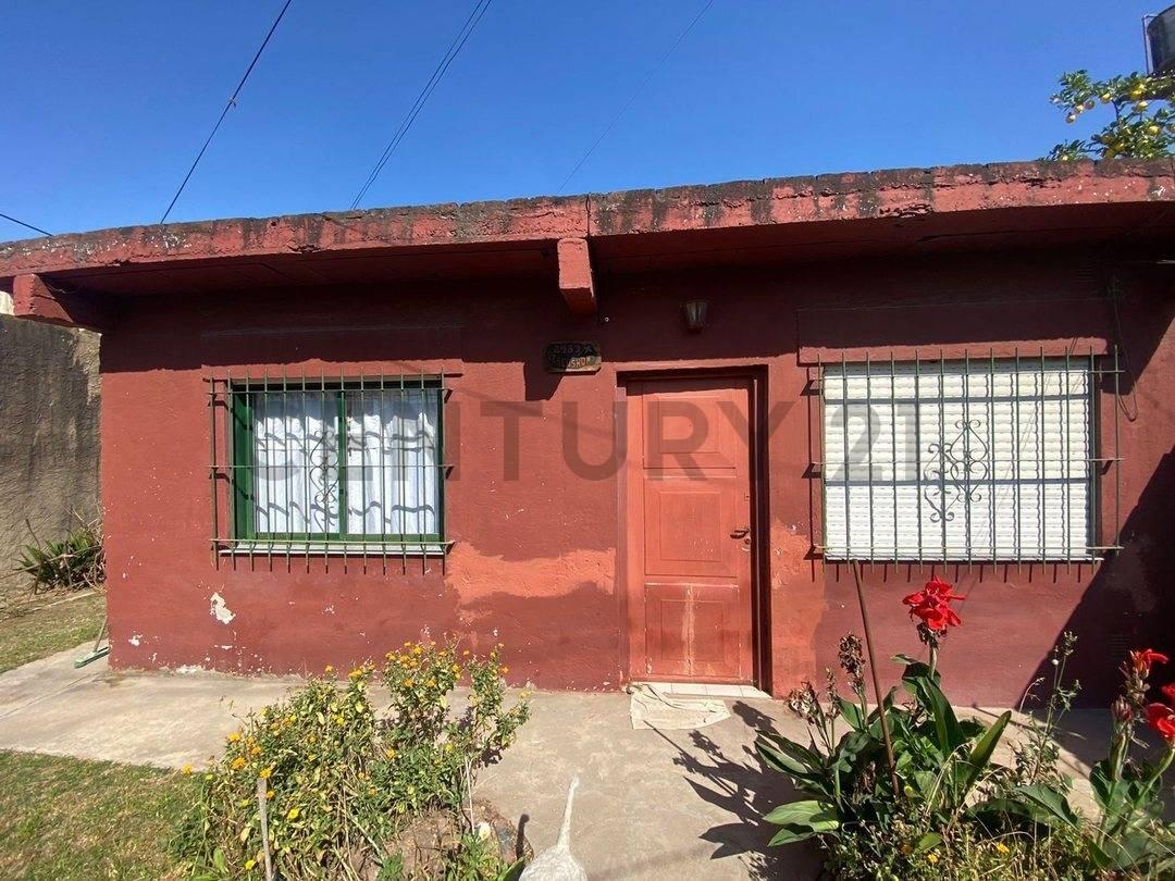 VENTA DE CASA 3 AMBIENTES CON JARDIN COCHERA PARRILLA Y LOTE PROPIO BELLA VISTA A METROS DE AV GASPA — foto 1