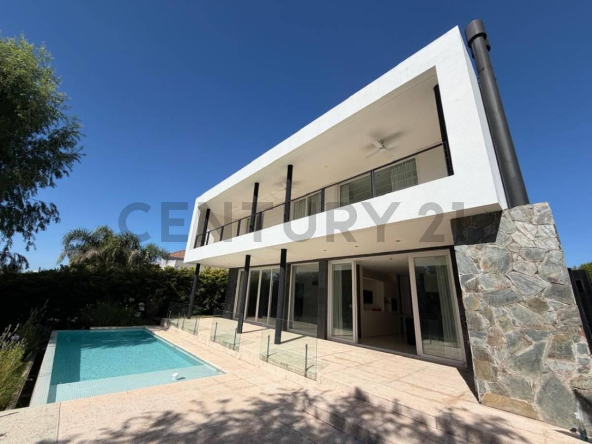 VENTA CASA 6 AMB EN EL GOLF NORDELTA — foto 1