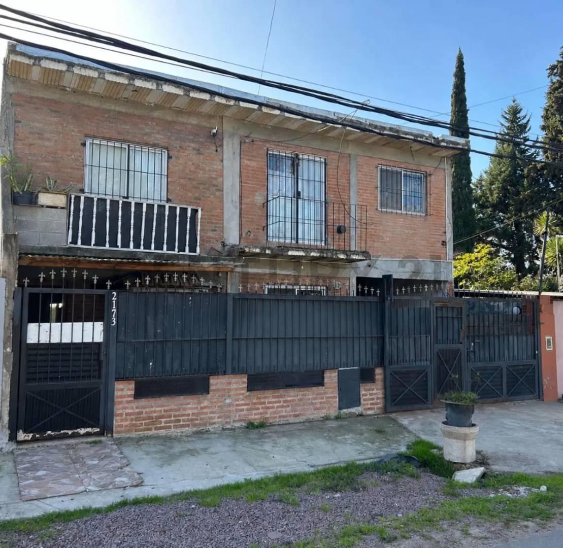 venta casa 5 amb con parque y pileta en de vicenzo pilar — foto 1