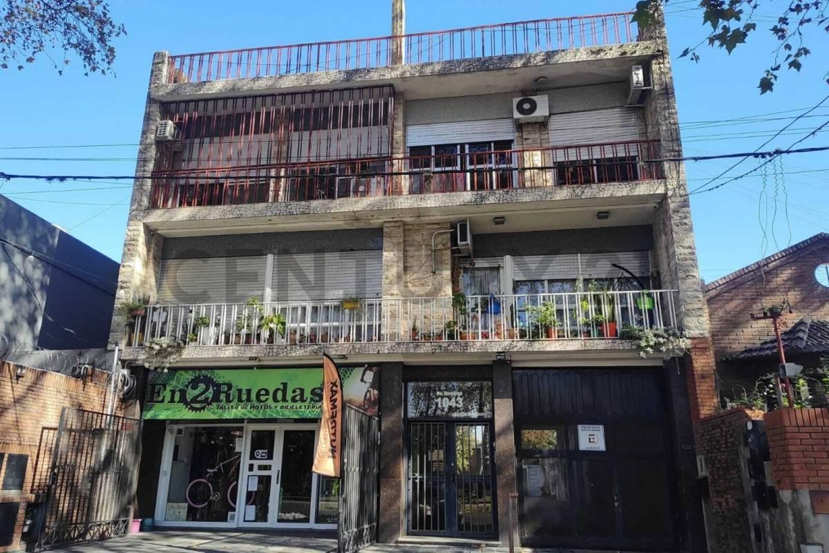 VENTA DEPARTAMENTO 2 DORMITORIOS FRENTE CON BALCÓN. ZONA ALBERDI — foto 1