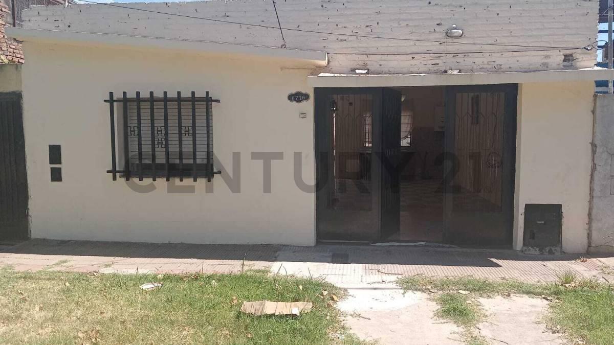 VENTA CASA 2 DORMITORIOS BARRIO BELGRANO SUR — foto 1