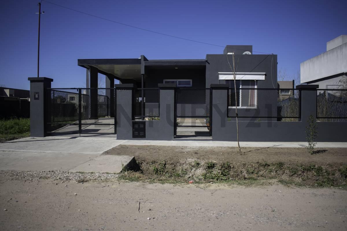 VENTA CASA 2 DORMITORIOS EN TIERRA DE SUEÑOS III ROLDAN — foto 1
