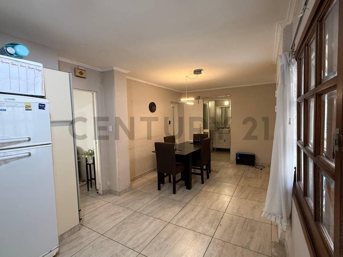 Venta de casa 2 dormitorios con patio y lavadero — foto 1