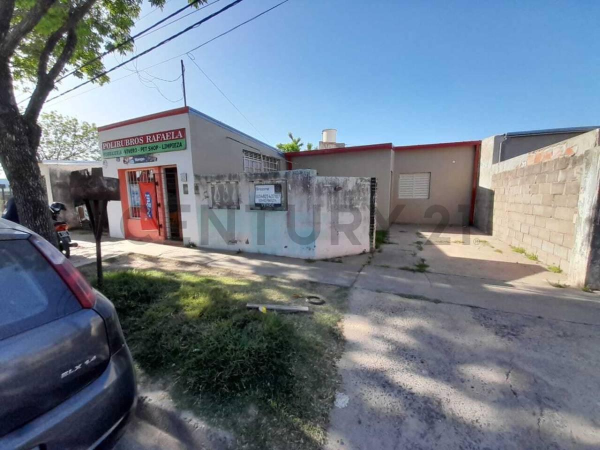 Hermosa propiedad con 3 dormitorios, patio y local comercial — foto 1