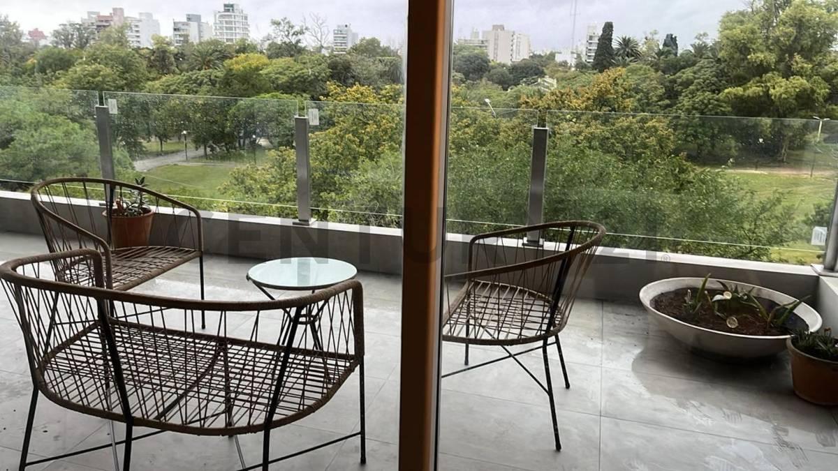 Piso de categoría en Calle 50 entre 25 y 26, 5to piso, 180 m² cub., vista al Parque San Martín — foto 1