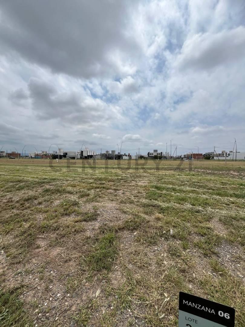 Lote 300 m² Apto Dúplex en Abras de Manantiales — foto 1