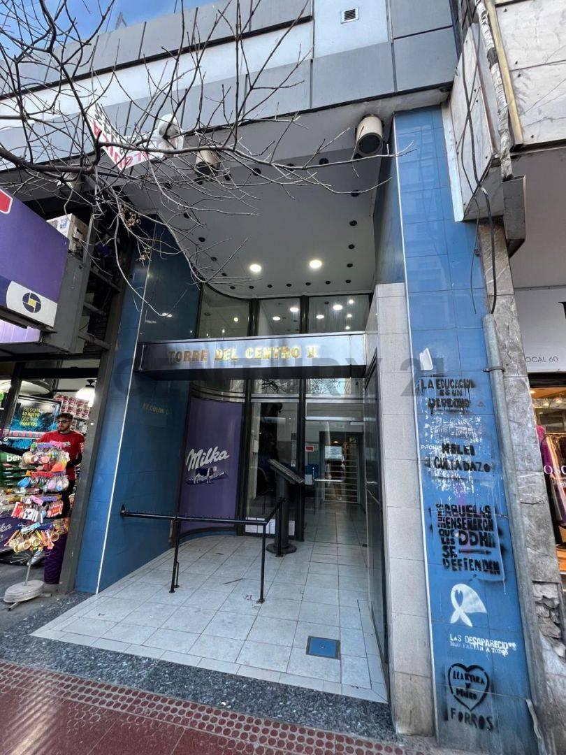 VENTA OFICINA AV.COLÓN ENTREGA MAS CUOTAS — foto 1