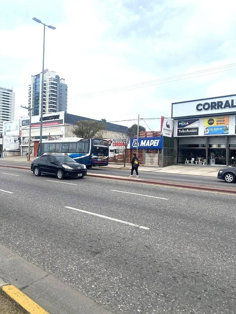 TERRENO IDEAL DESARROLLO SOBRE AV COLON — foto 1