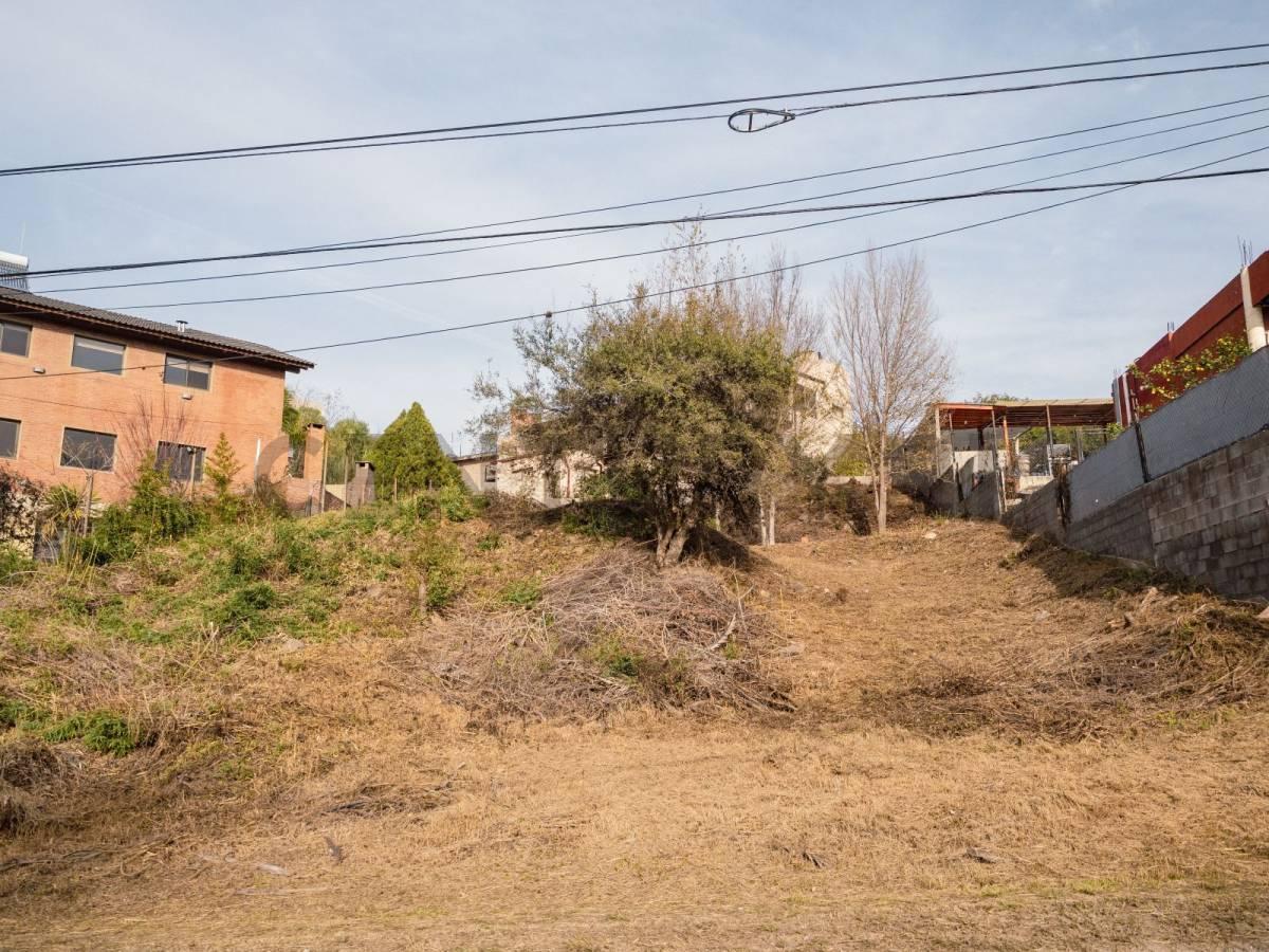 EXCELENTE LOTE DE 672 m² EN VILLA DEL LAGO – VILLA CARLOS PAZ — foto 1