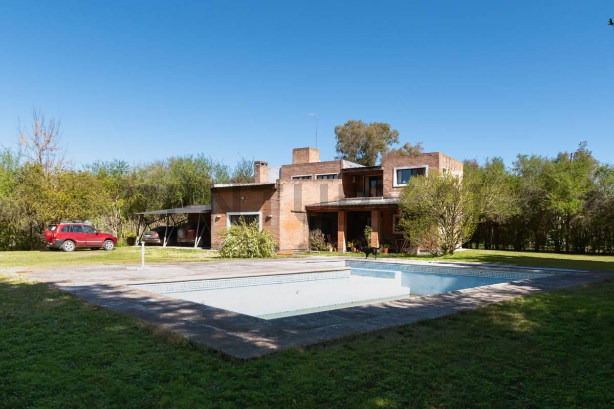 Venta Casa quinta con piscina y gran parque Comarca del Sol Exaltacion de la Cruz. — foto 1