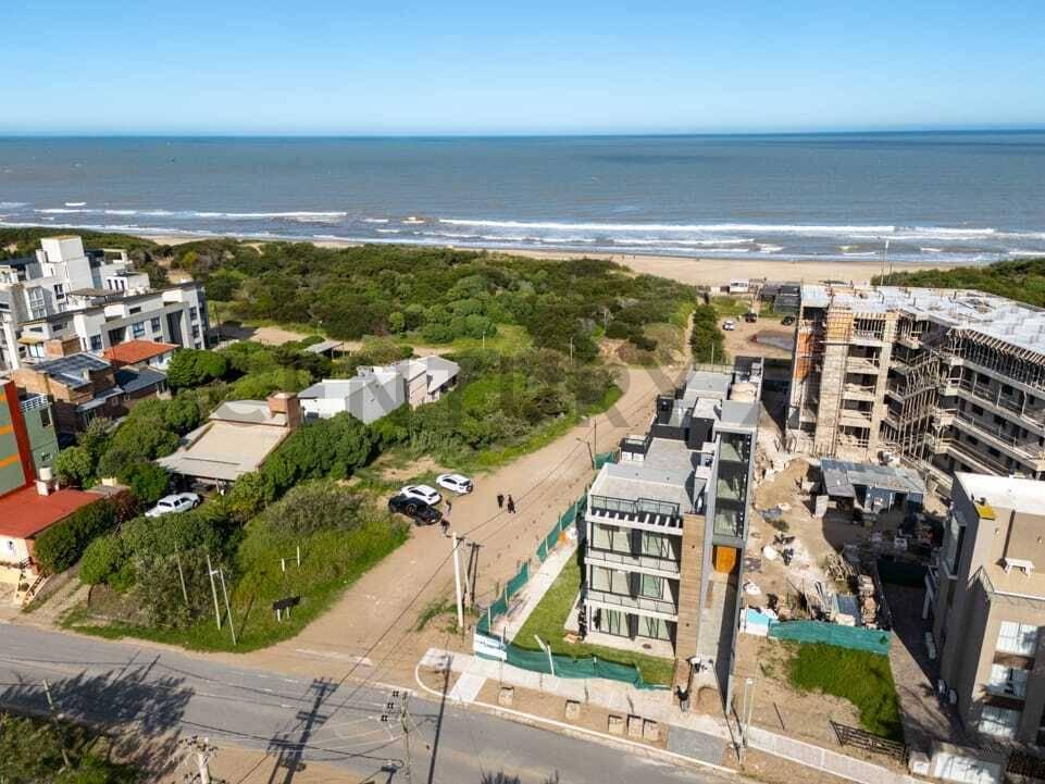 Venta departamento 2 ambientes - frente al mar con cochera cubierta - Mar de Ostende, Pinamar — foto 1