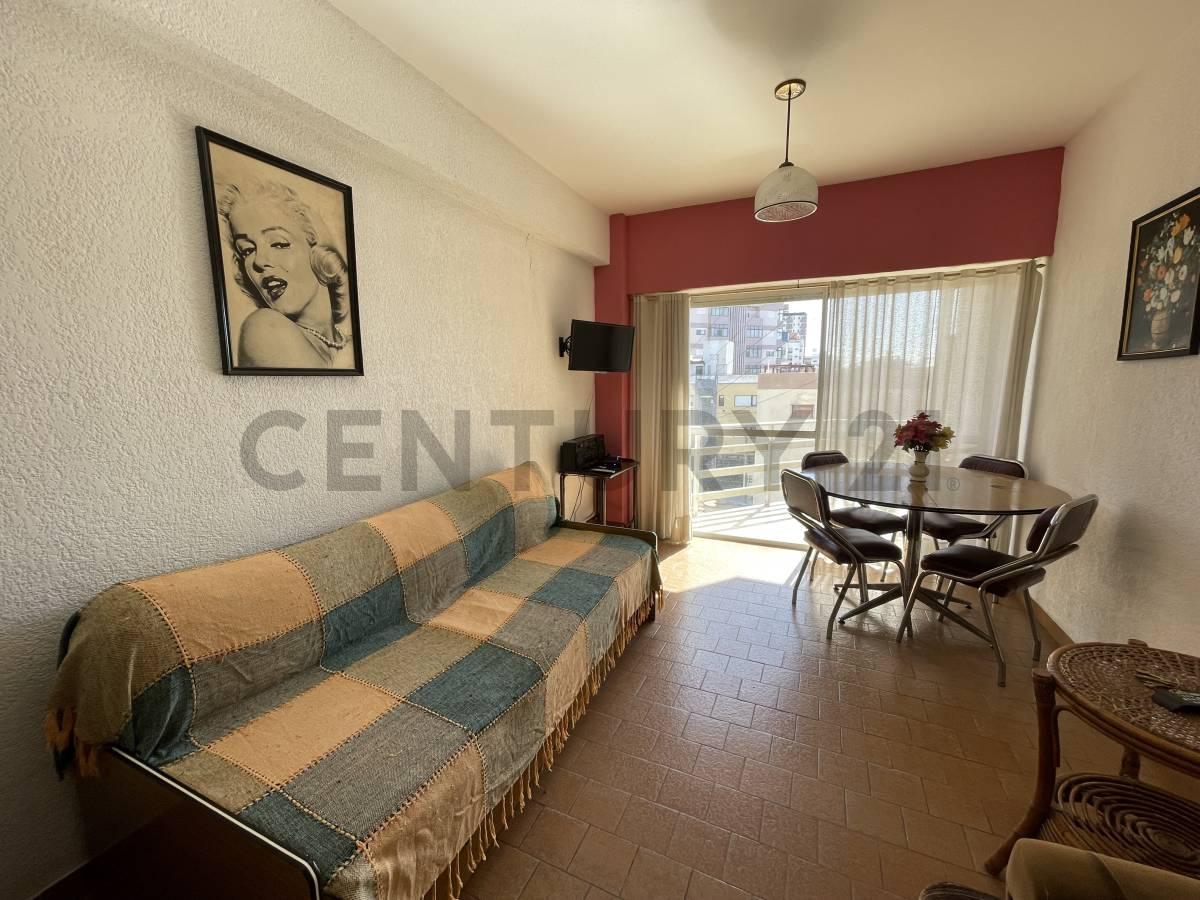 Venta Departamento 2 amb c/gas natural y cochera opc 2 cuadras del mar Santa Teresita — foto 1