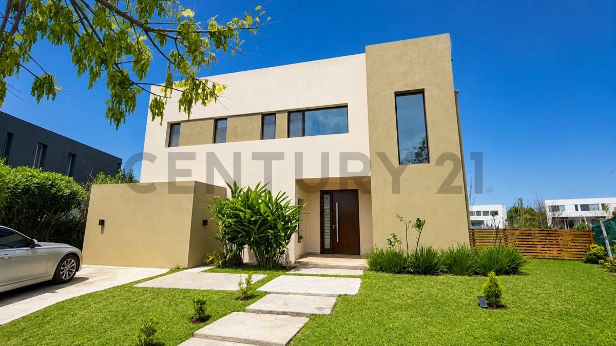 Casa en venta en El Cantón Norte – A la laguna | 6 ambientes | Piscina | Orientación Sur — foto 1